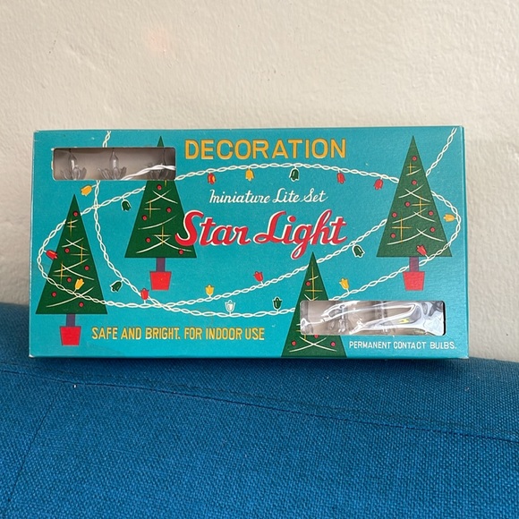1960s holiday string lights in box - Picture 1 of 9